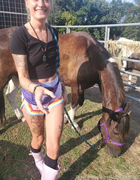 mikaylarainesfans free star img