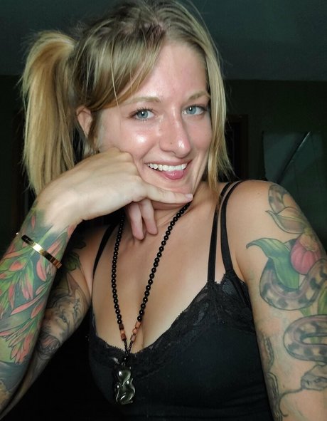 mikaylarainesfans erotic actress image