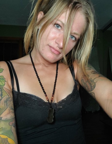 mikaylarainesfans naked star galleries