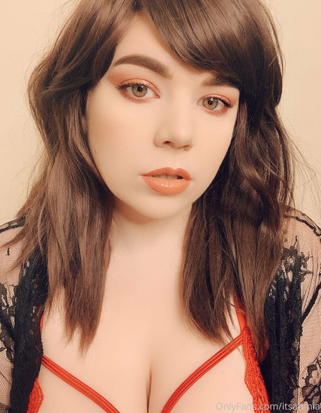 itsahmia adult star images