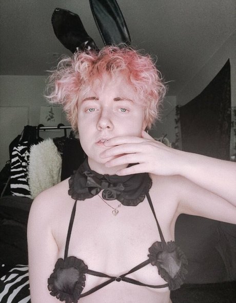 baibeloved pornographic model image