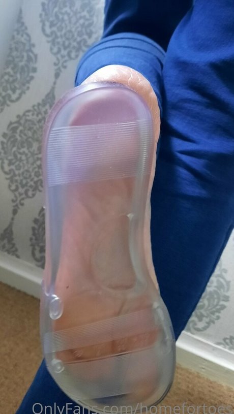 homefortoes adult model picture