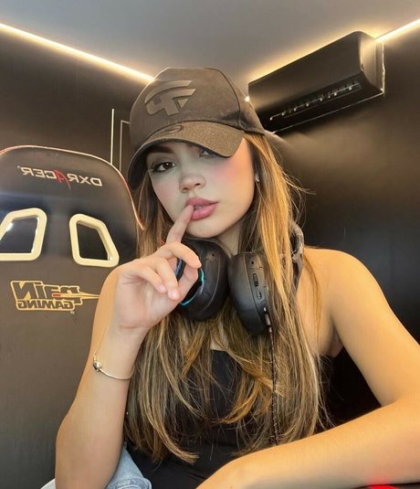 Barbara Emely art pornstar pictures