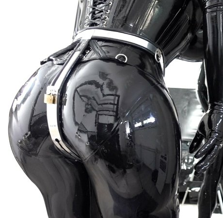 rubberdollemma star nude images