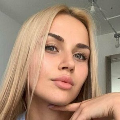 spicybloondie exclusive pornstar photos