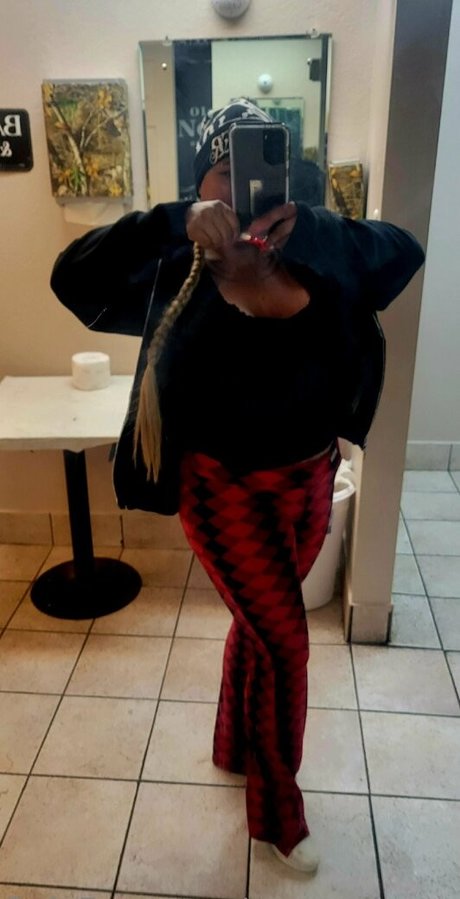 ms molly small hot star images