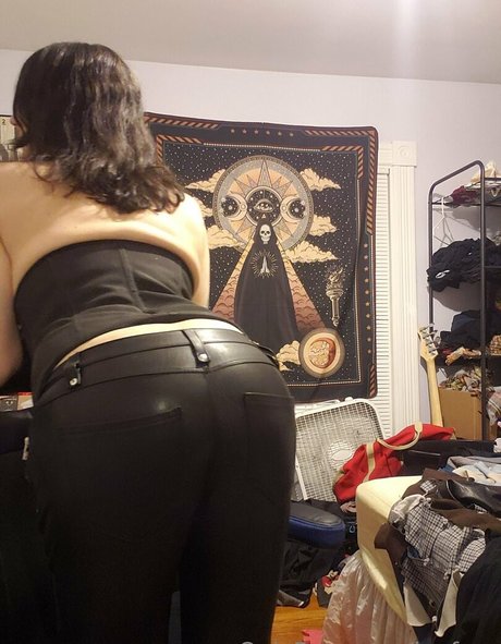 lanfear star nudes pictures