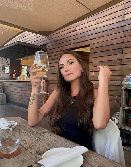 Elenacaro hd pornstar photo