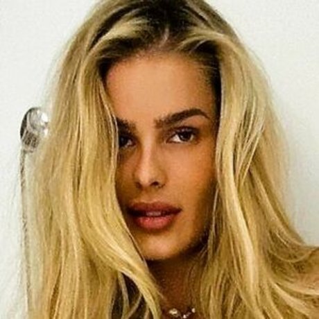 Yasmin Brunet exclusive star gallery