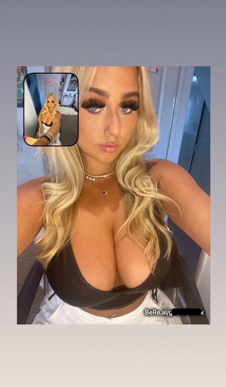 Gracie M naked actress pic