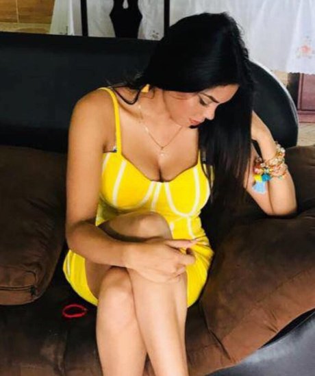 Karen Garcia model beautiful img