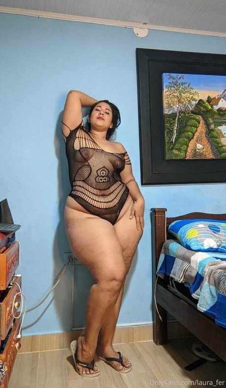 laura fer model art gallery