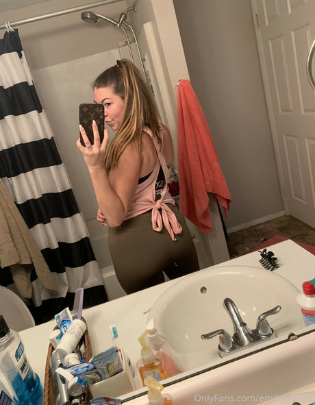 Emilayyy Babayy pornstar xxx image