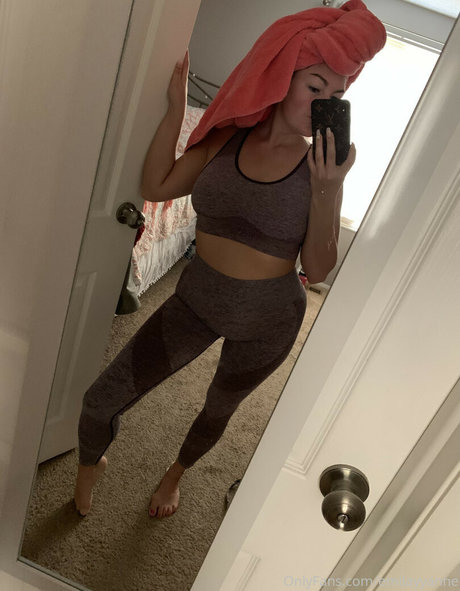 Emilayyy Babayy actress images