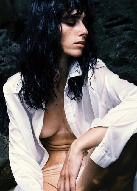 Giulia Finocchi nude model pictures