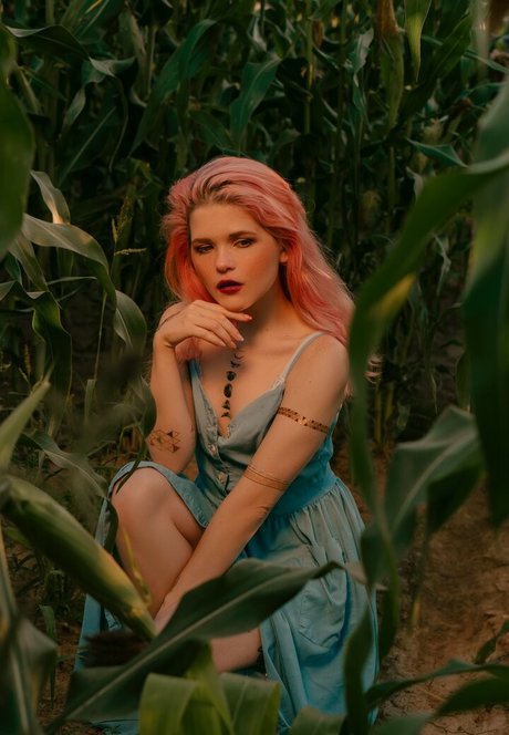 Di Simon model sex photo