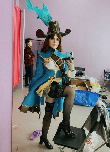 Di Simon model hot photos