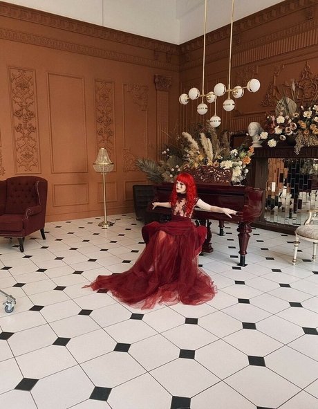 Di Simon nudes star pictures