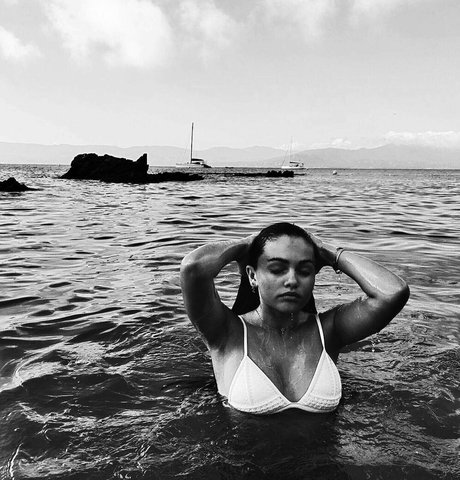 Thylane Blondeau adult model img