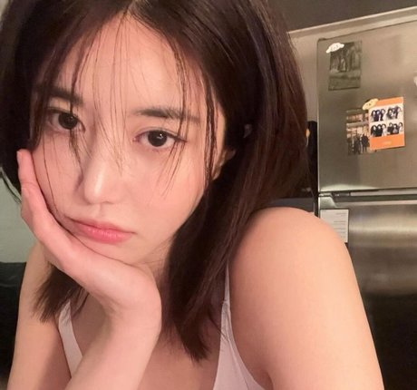 Lee Hayun nude star photo