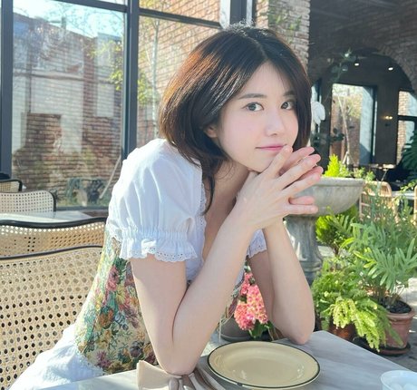 Lee Hayun naked actress image