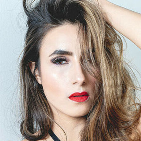 Sarha Hanna sexy actress gallery