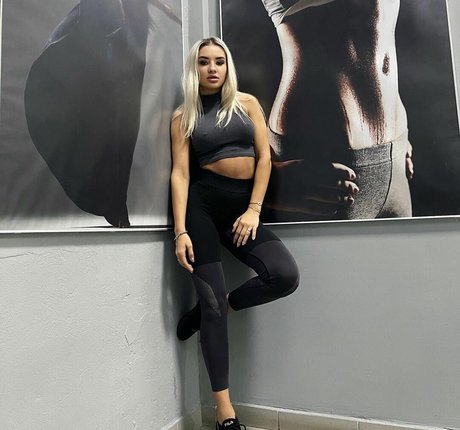 Biancabiiiib nude model image