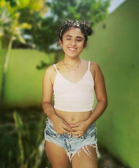 yamiloveshanti exclusive model pics