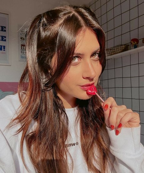 Mariana Nery naked model archive