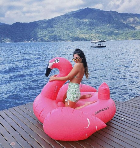 Mariana Nery pornstar free photos