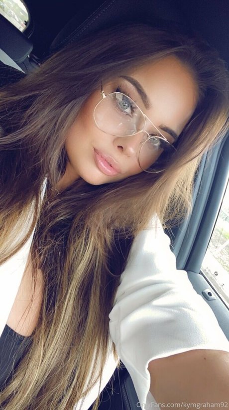kymgraham92 adult model pics