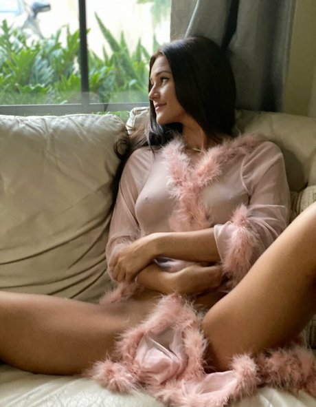 Shelby Robbins naked pornstar photos