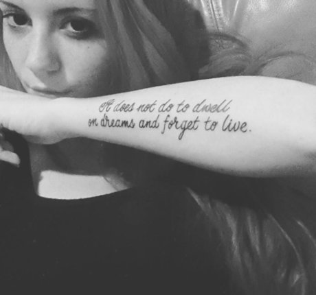 Sara Mills nudes actress pictures