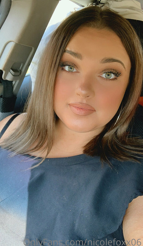 nicolefoxx6free pretty pornstar pics