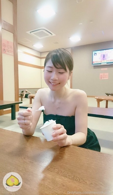 MenisChannel nude star photo