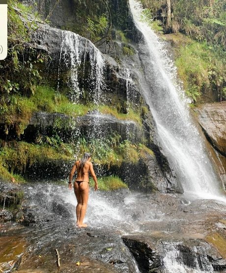 Amanda Ribas model perfect images