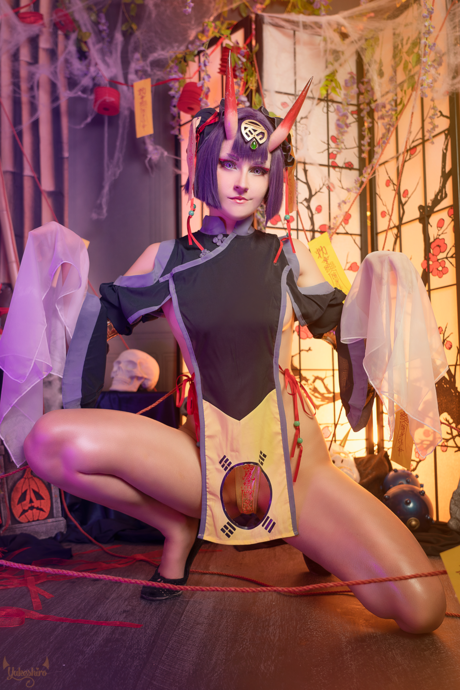 Yukeshiro model sexy gallery