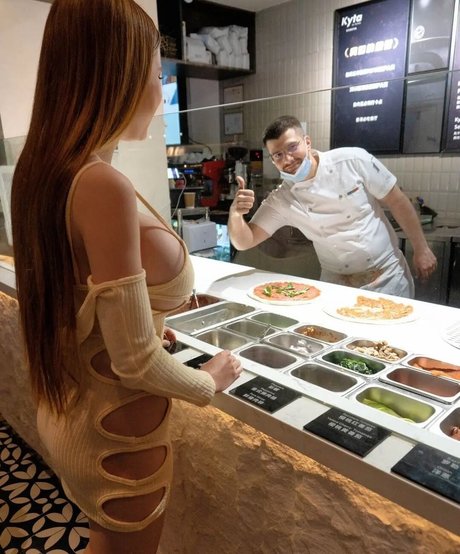 SexyCyborg adult actress picture