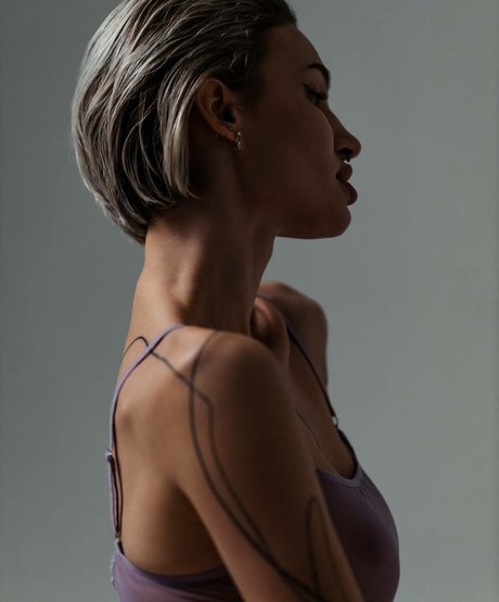 _vialentina_ pornographic model photo