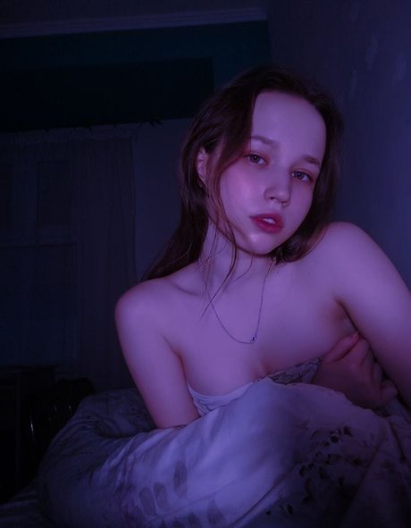 Anna Krasotk naked pornstar img