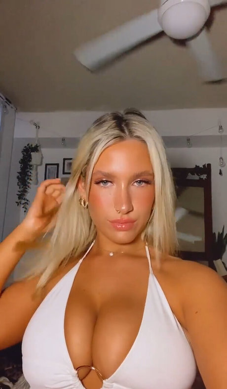 Ariel D exclusive actress photo