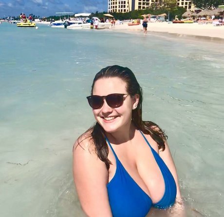 Olivia H star adult pic