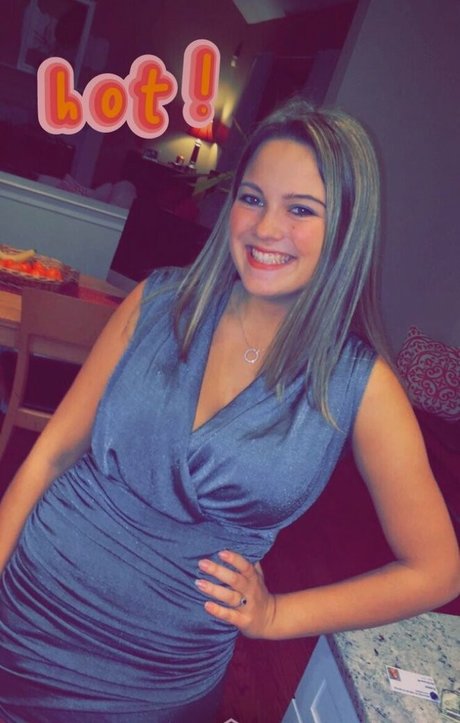 Olivia H model nude picture