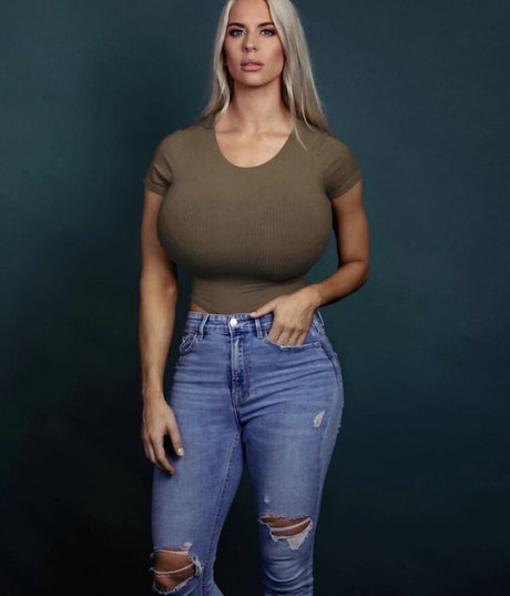 Katelyn Keplar art model picture