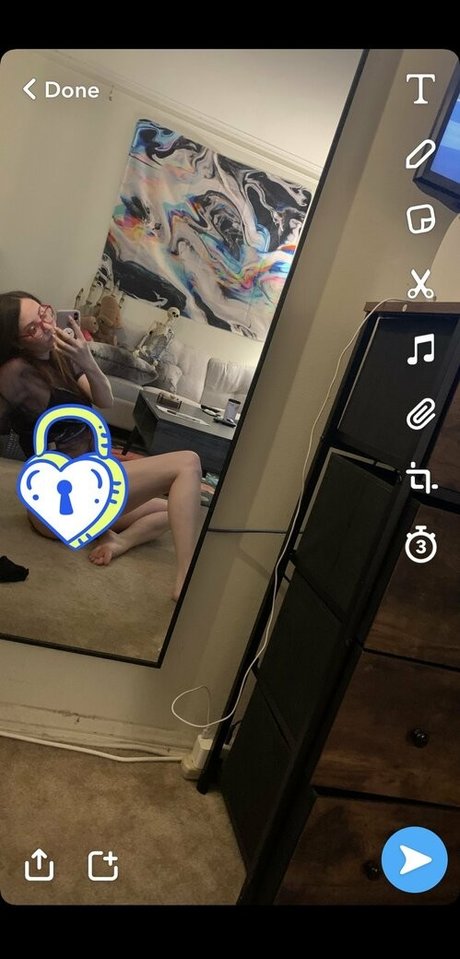 mackenziestith hot star pic