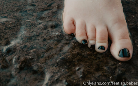 feetish babes model hot pics