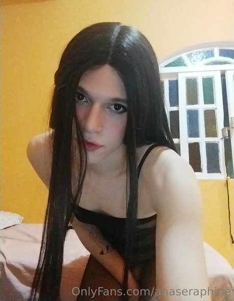 anaseraphine hot actress image