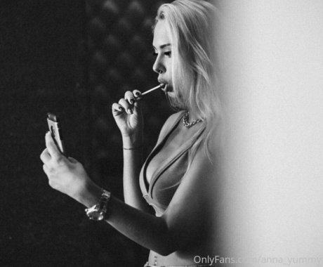 anna yummy nude model photo