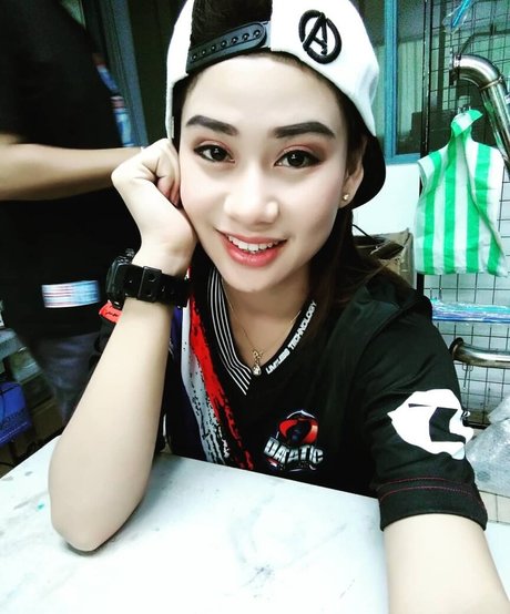 Saowalak Saifak star free photos