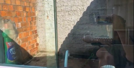 Leila Caetano star art image